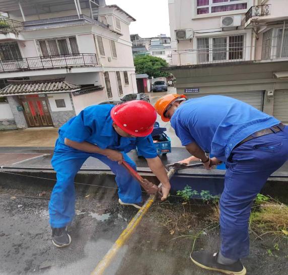 “三落兩?！惫泊偃?xì)夤艿栏脑熘脫Q工作安全平穩(wěn)有序